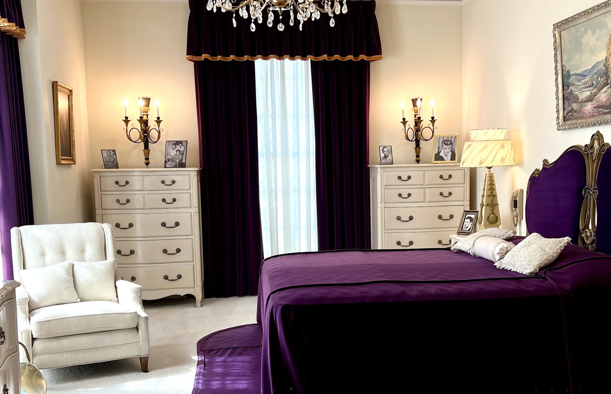 Bedroom of Gladys and Vernon - Parents of Elvis.