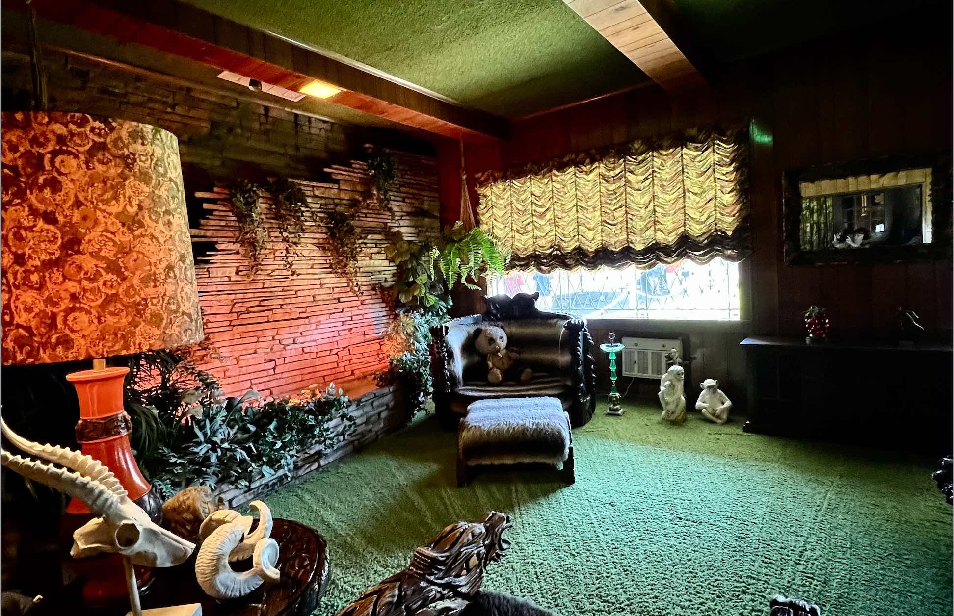 Welcome to the Jungle - Elvis Style!